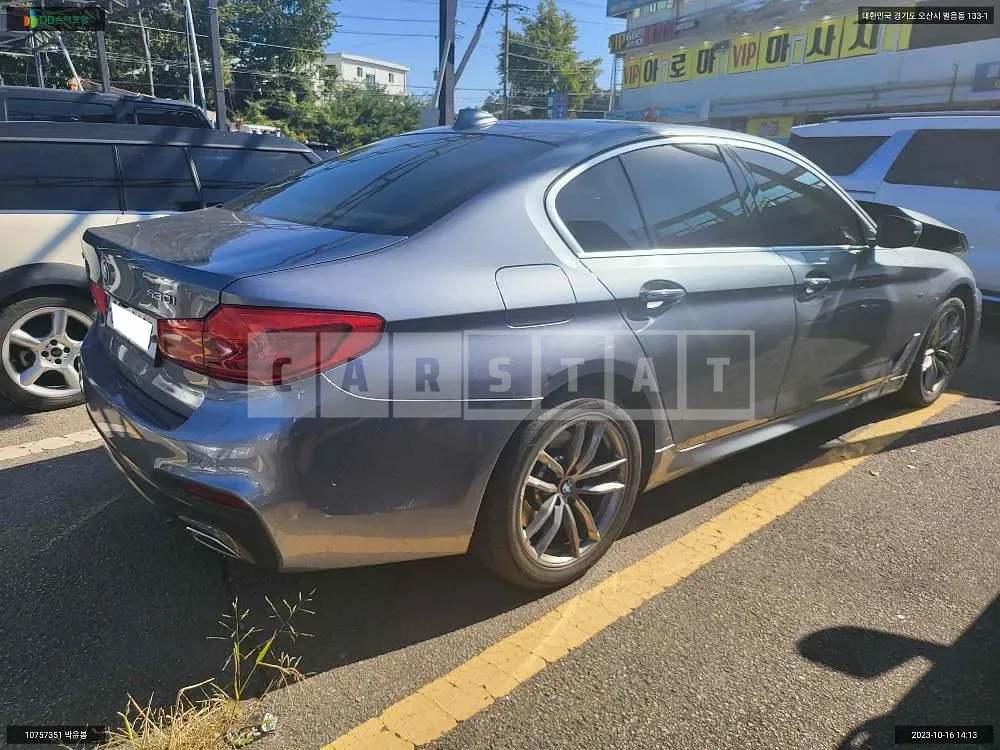 Photo 2 of 18: 2018 BMW 530i xDrive, VIN WBAJD9109JWC81841 — Korean insurance auction