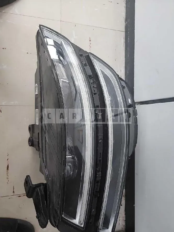 Photo 2 of 5: 2020 Genesis (parts) G80 Headlamp — Korean insurance auction