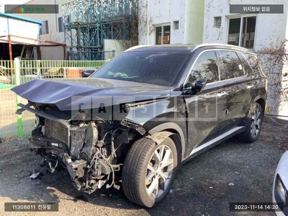 Photo 2 of 15: 2019 Hyundai Palisade, VIN KMHR381ADKU025941 — Korean insurance auction