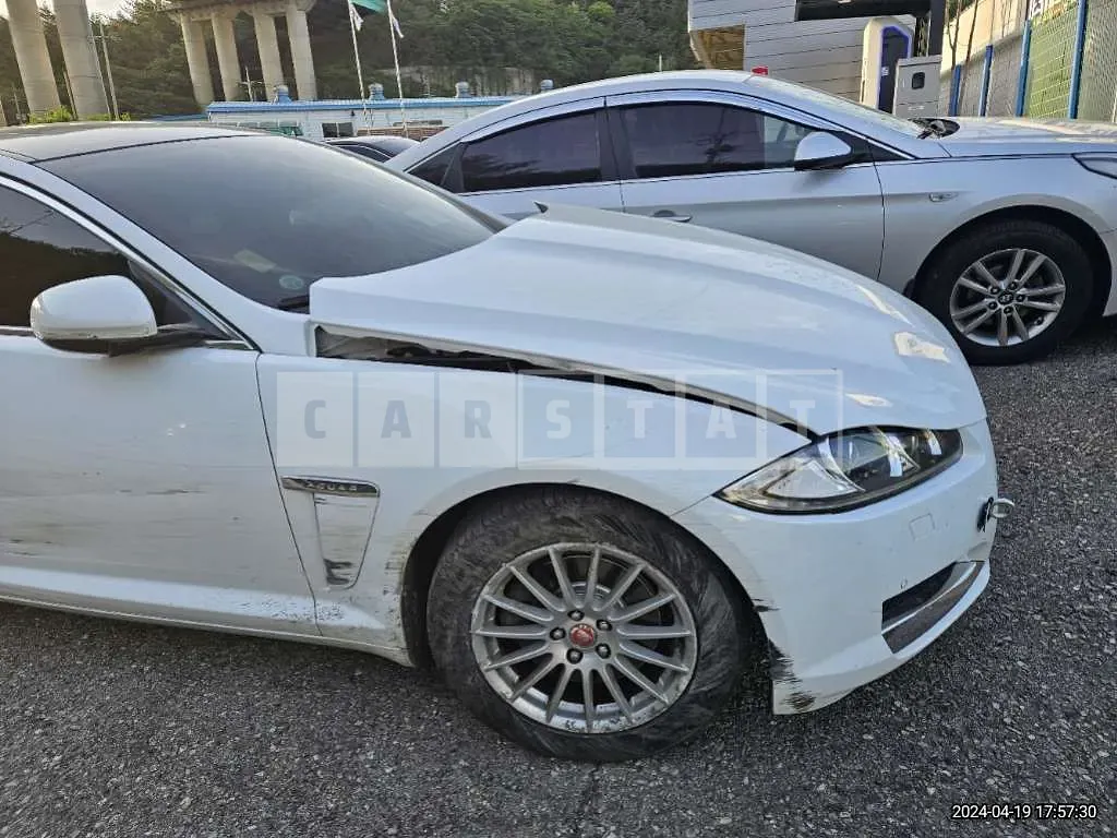 Photo 2 of 10: 2015 Jaguar XF 2.2d — Korean insurance auction