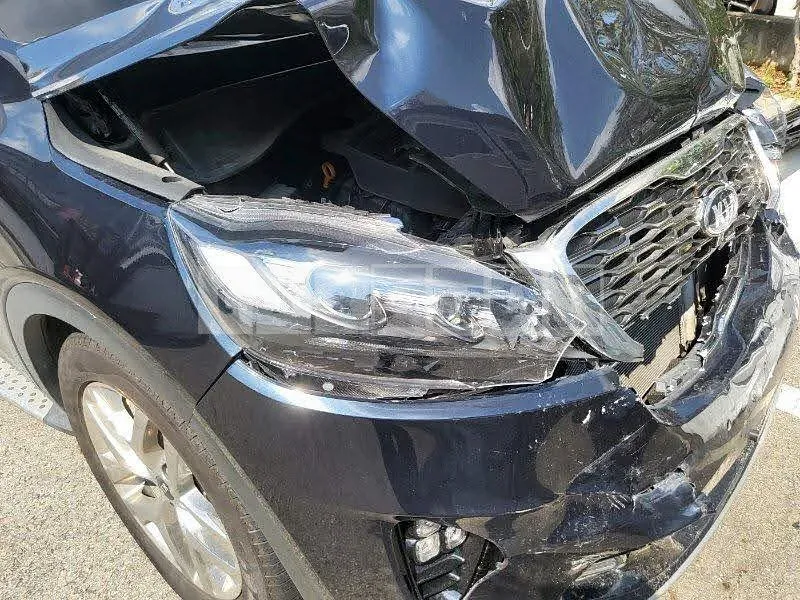 Photo 2 of 15: 2019 Kia Sorento, VIN KNAPK81BBLA562518 — Korean insurance auction