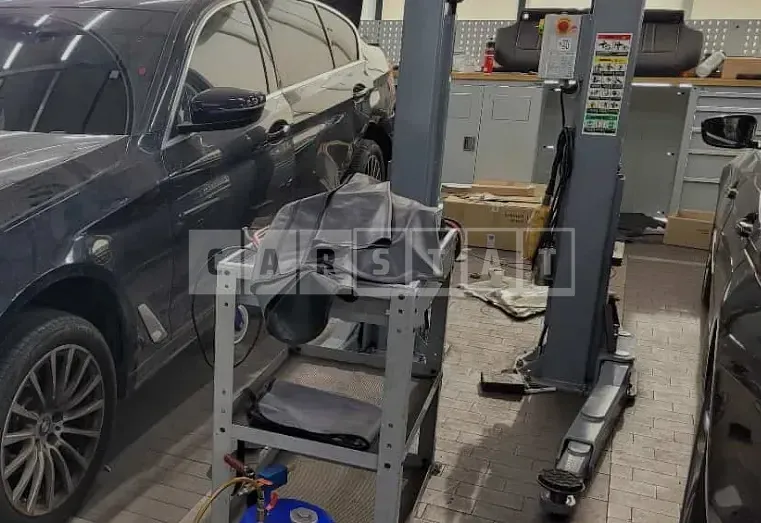Photo 2 of 9: 2019 BMW 520i Luxury, VIN WBAJK7108KBP75091 — Korean insurance auction