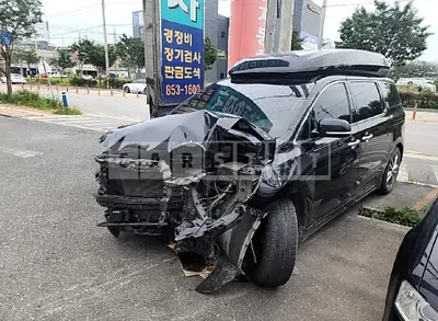 Photo 1 of 20: 2017 Kia Carnival High Limousine, VIN KNAME811BHS334681 — Korean insurance auction