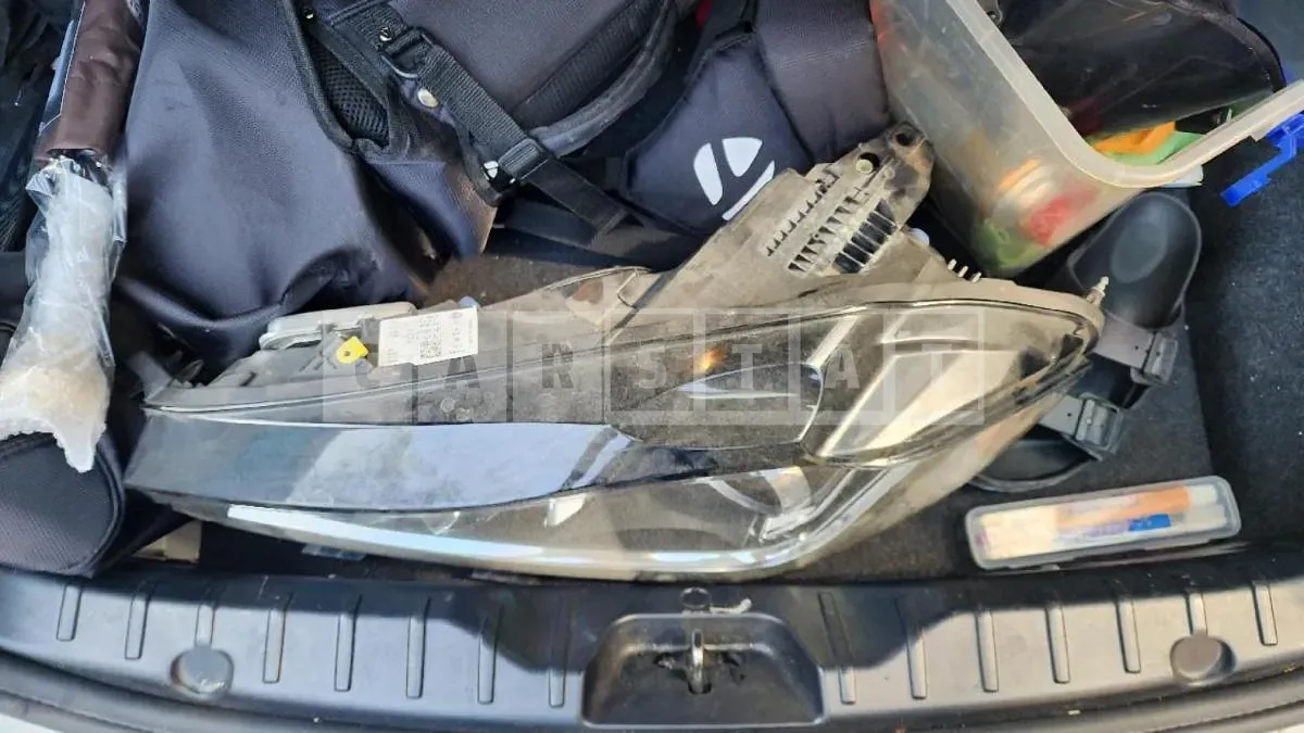 Photo 2 of 5: 2015 Jaguar (parts) XE 2.0d Headlamp — Korean insurance auction