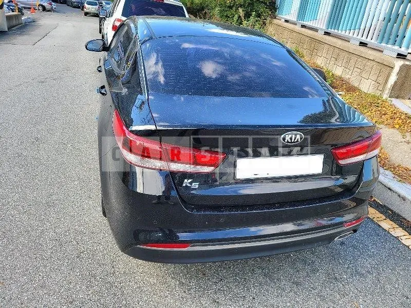 Photo 2 of 8: 2016 Kia K5, VIN KNAGS416BGA056953 — Korean insurance auction