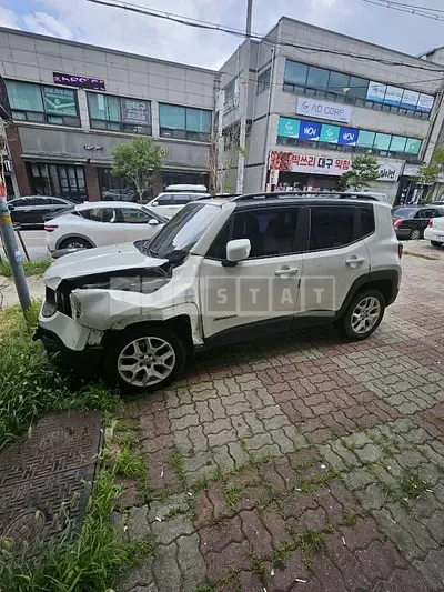 Photo 1 of 5: 2015 Jeep Renegade — Korean insurance auction