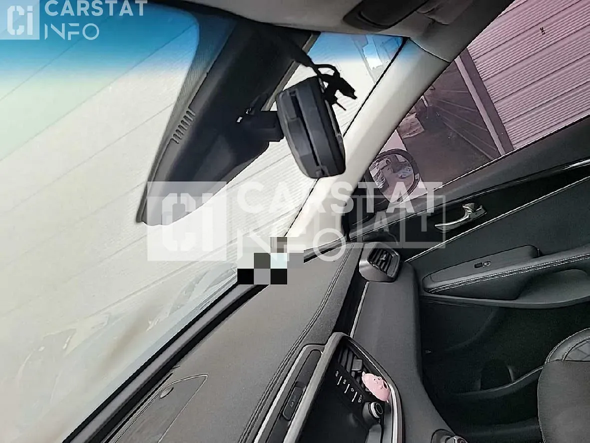 Photo 2 of 29: 2018 Kia Sorento, VIN KNAPH81BBJA433965 — Korean insurance auction