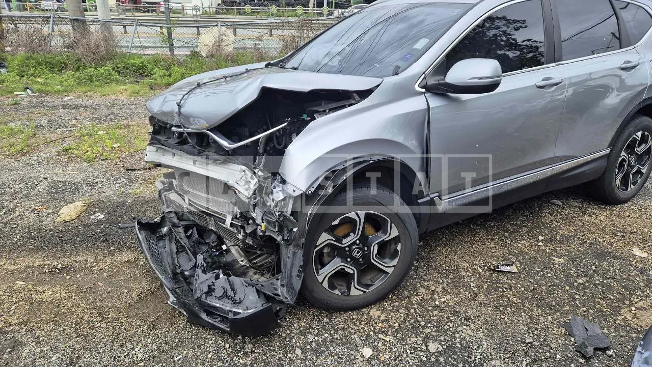 Photo 2 of 19: 2017 Honda CR-V 4WD, VIN 5J6RW2890HL522185 — Korean insurance auction