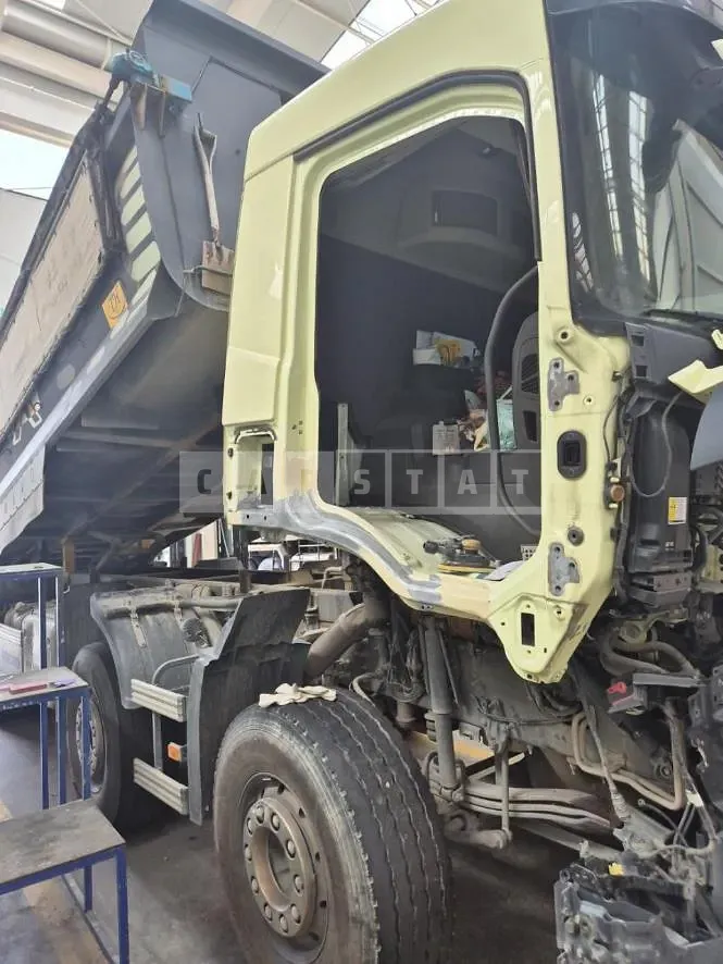 Photo 2 of 2: 2021 Volvo (parts) Dump Truck Side Panel — Korean insurance auction