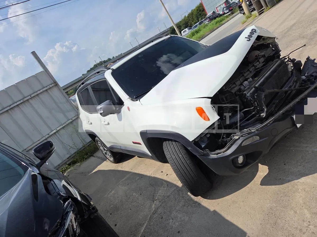 Photo 2 of 7: 2017 Jeep Zip Renegade — Korean insurance auction