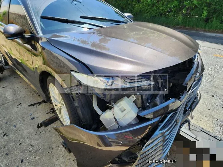 Photo 2 of 12: 2018 Toyota Camry — Korean insurance auction