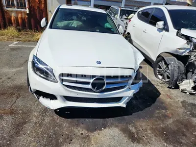 Photo 1 of 18: 2015 Mercedes-Benz C200 — Korean insurance auction
