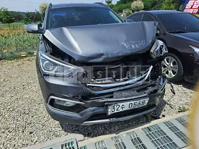 Photo 1 of 10: 2016 Hyundai Santa Fe — Korean insurance auction