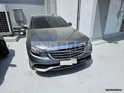 Photo 1 of 17: 2020 Mercedes-Benz E300 e 4Matic — Korean insurance auction