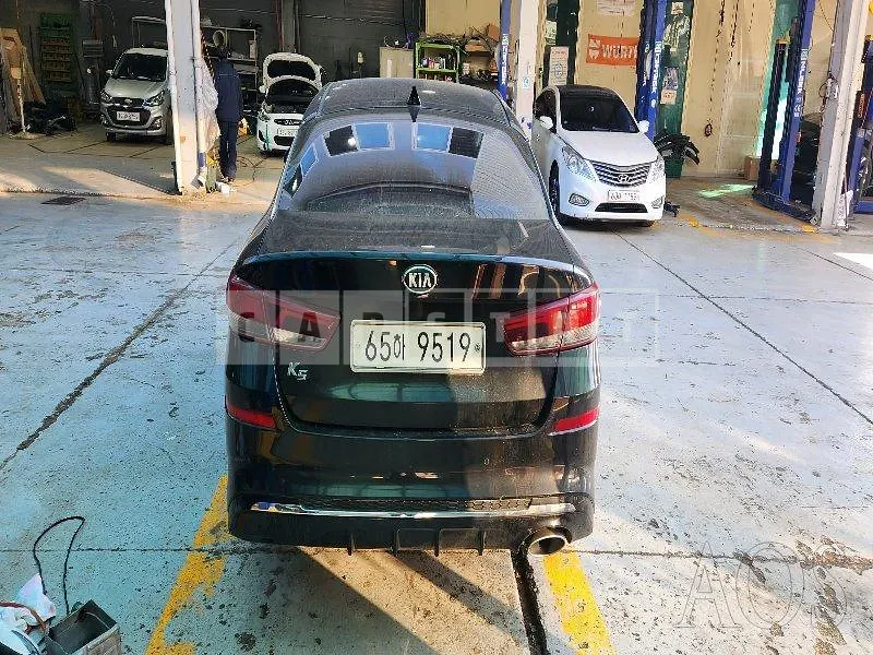 Photo 2 of 15: 2019 Kia K5, VIN KNAGT411BKA259420 — Korean insurance auction