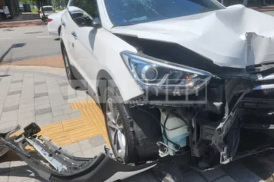 Photo 1 of 8: 2017 Hyundai Santa Fe, VIN KMHSW81UBHU728977 — Korean insurance auction