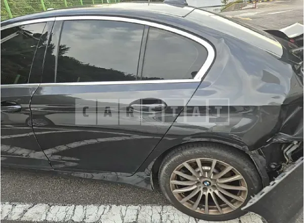 Photo 2 of 30: 2020 BMW 520i Luxury — Korean insurance auction
