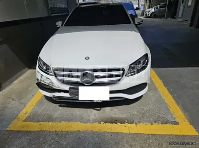 Photo 1 of 12: 2017 Mercedes-Benz E300 4Matic — Korean insurance auction