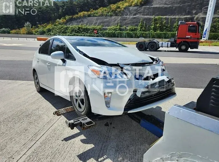 Photo 2 of 6: 2014 Toyota Prius — Korean insurance auction