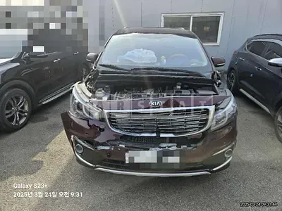 Photo 1 of 18: 2015 Kia Carnivals — Korean insurance auction