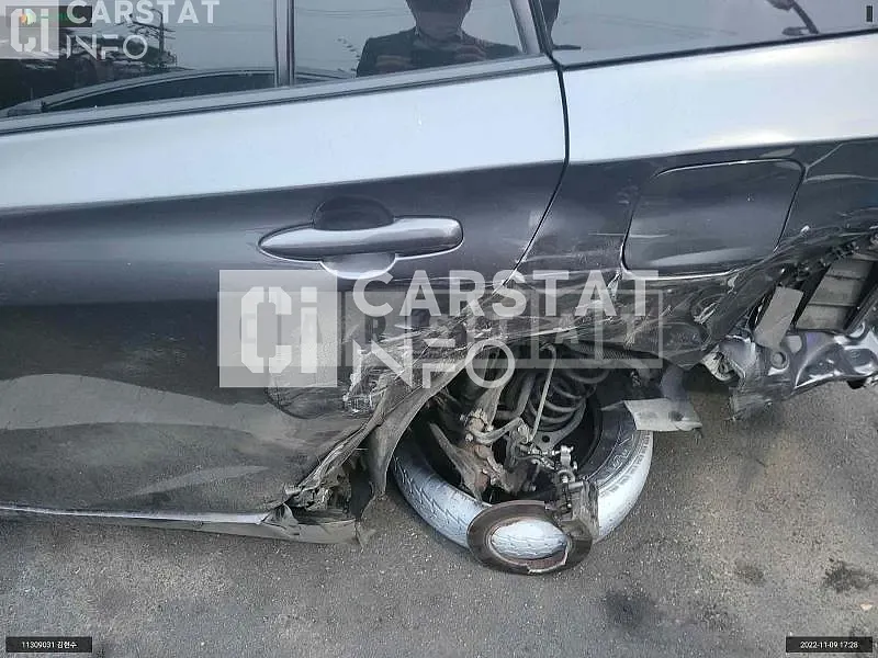 Photo 2 of 8: 2018 Toyota Prius, VIN JTDKBRFU9J3083008 — Korean insurance auction