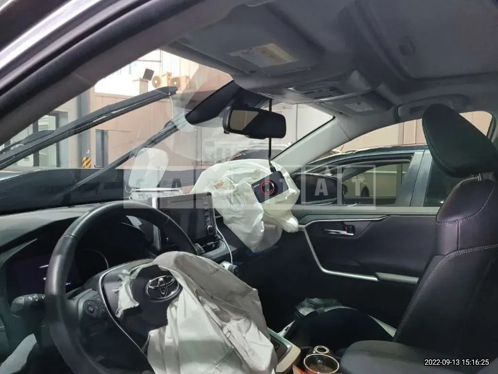 Photo 2 of 11: 2019 Toyota RAV4 Hybrid AWD, VIN JTMDWRFV4KD030718 — Korean insurance auction