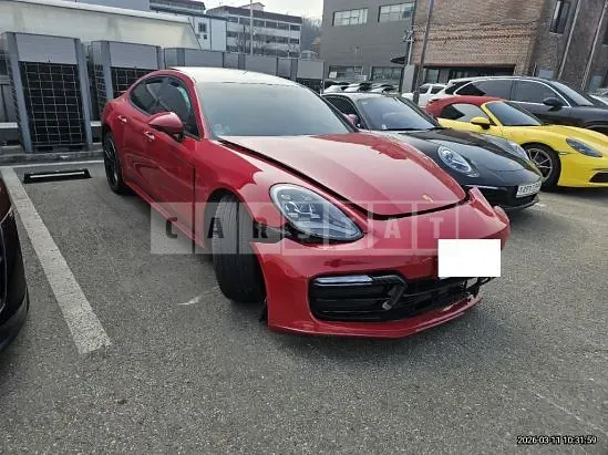 Photo 2 of 50: 2018 Porsche Panamera 4 — Korean insurance auction