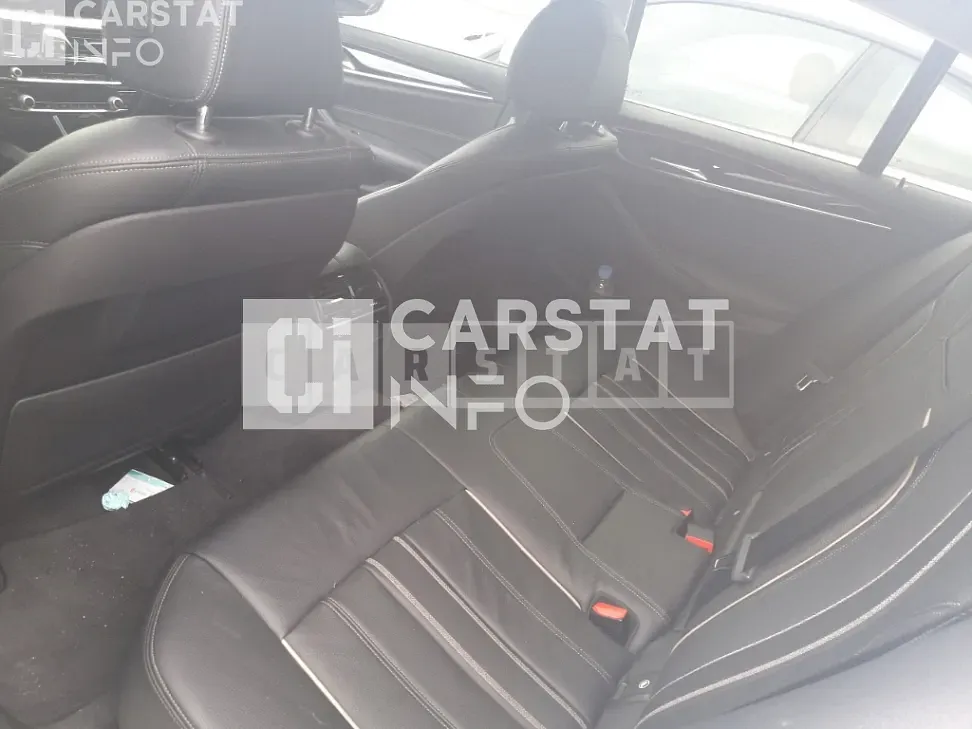 Photo 2 of 7: 2018 BMW Salving 520d, VIN WBAJC310XJG998269 — Korean insurance auction