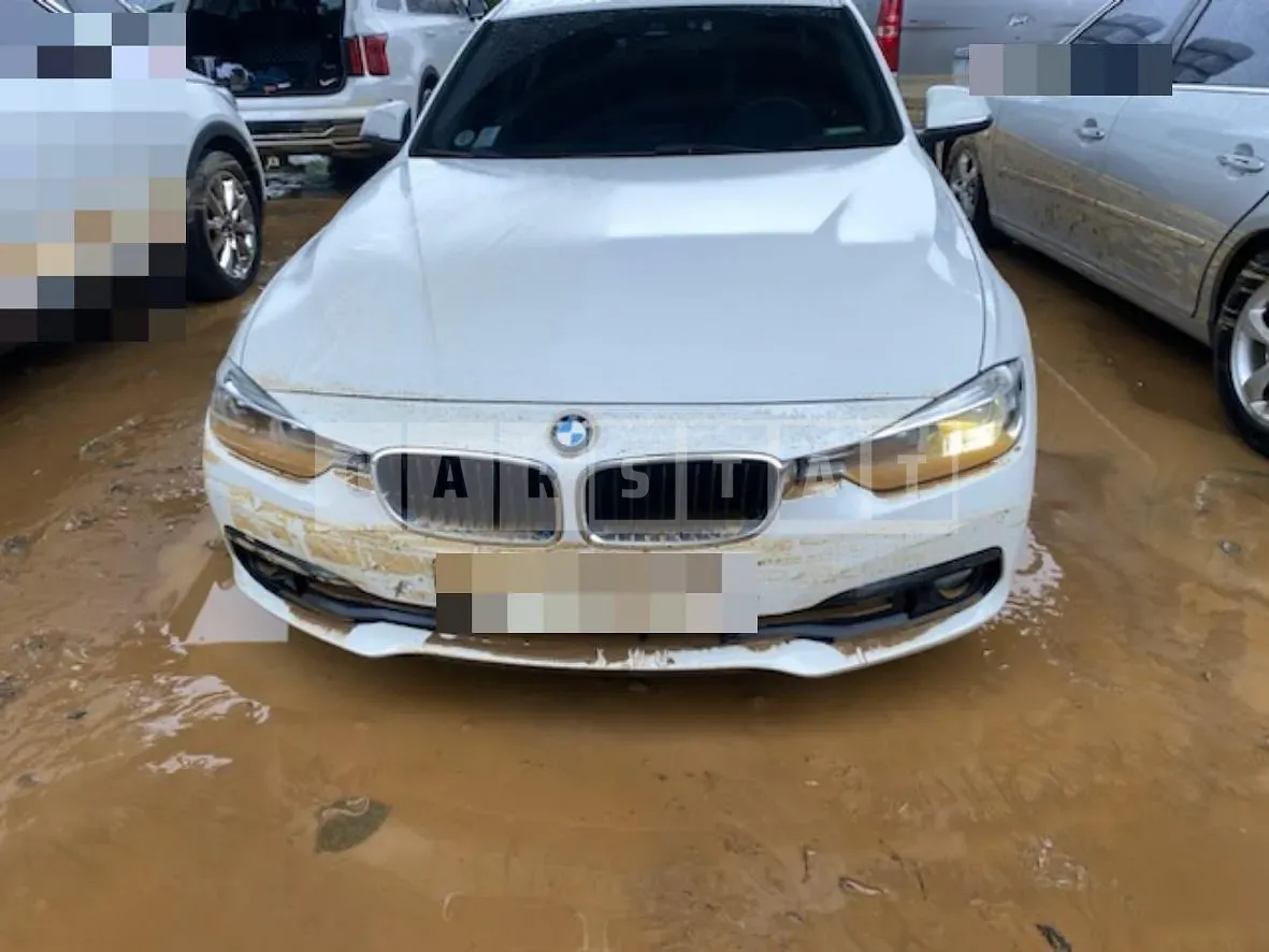 Photo 2 of 6: 2016 BMW 320d, VIN WBA8C5108GK639597 — Korean insurance auction