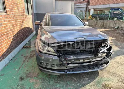 Photo 1 of 19: 2016 Genesis Dh — Korean insurance auction