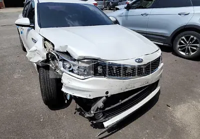 Photo 1 of 15: 2017 Kia K5, VIN KNAGT416BHA159532 — Korean insurance auction