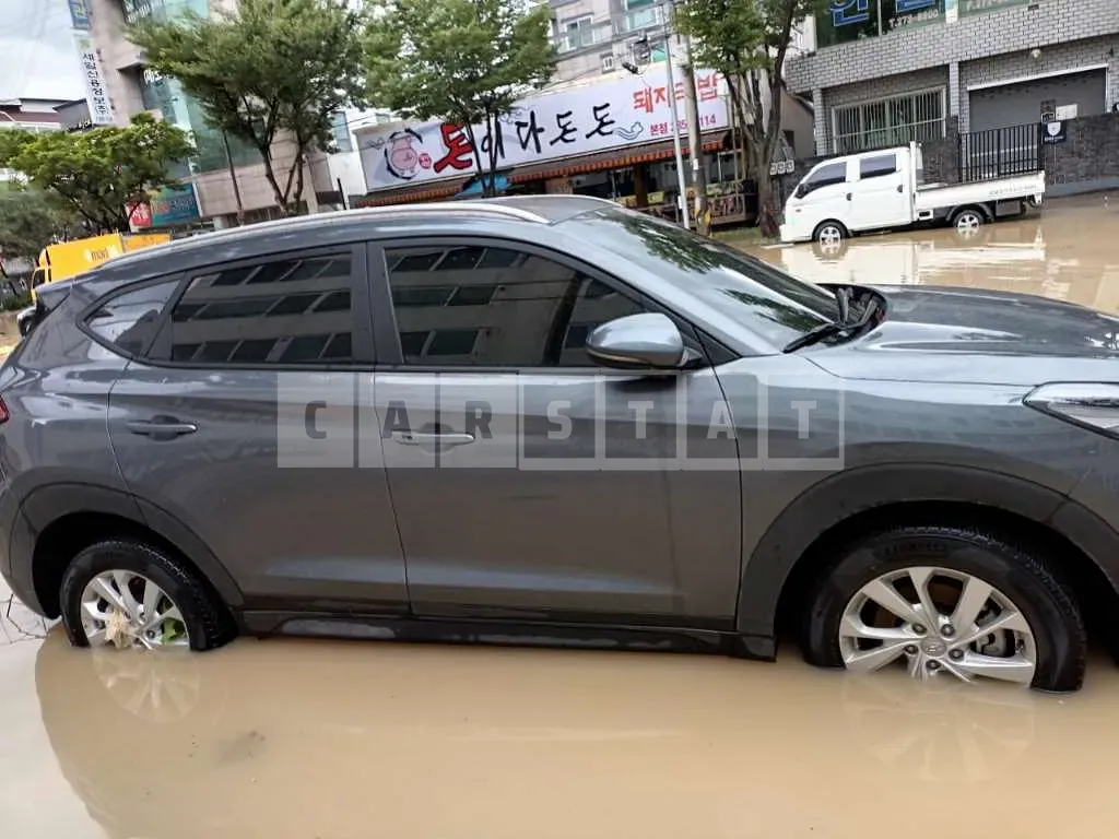Photo 2 of 12: 2020 Hyundai Tucson, VIN KMHJ3812GLU348326 — Korean insurance auction