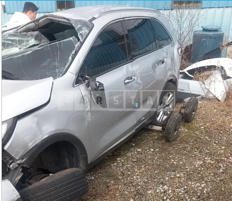Photo 2 of 4: 2016 Kia Sorento — Korean insurance auction