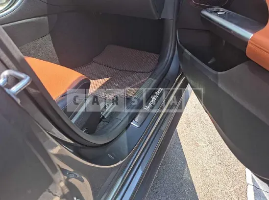 Photo 2 of 50: 2023 Mercedes-Benz C300 — Korean insurance auction