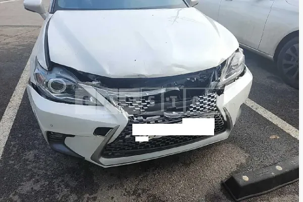 Photo 2 of 33: 2018 Lexus CT200h, VIN JTHKD5BH8J2332415 — Korean insurance auction