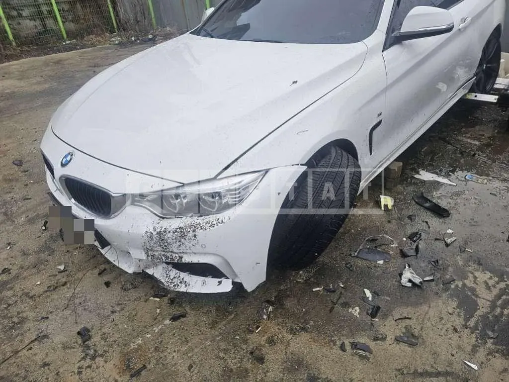 Photo 2 of 6: 2016 BMW 428i Convertible — Korean insurance auction