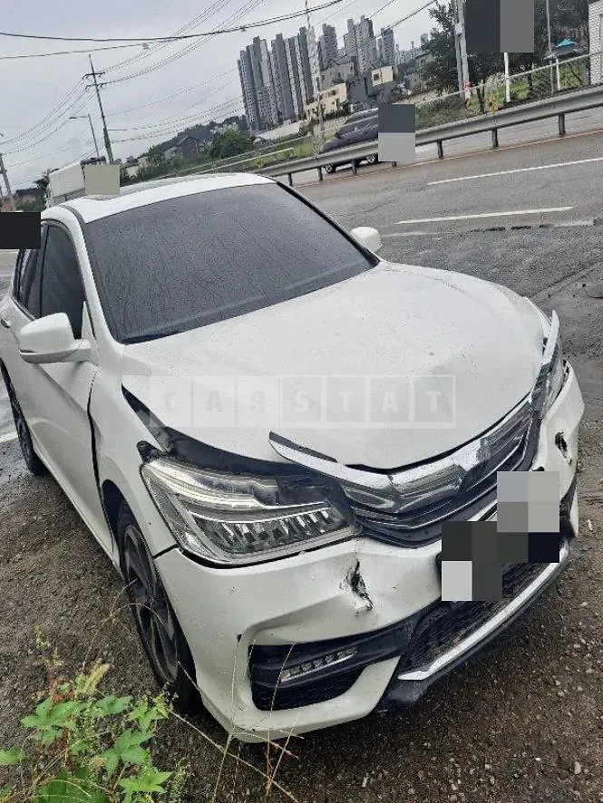 Photo 2 of 12: 2017 Honda Accord 2.4, VIN 1HGCR2680HA512910 — Korean insurance auction