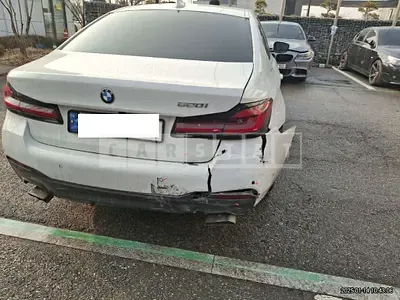 Photo 1 of 36: 2021 BMW 520i — Korean insurance auction