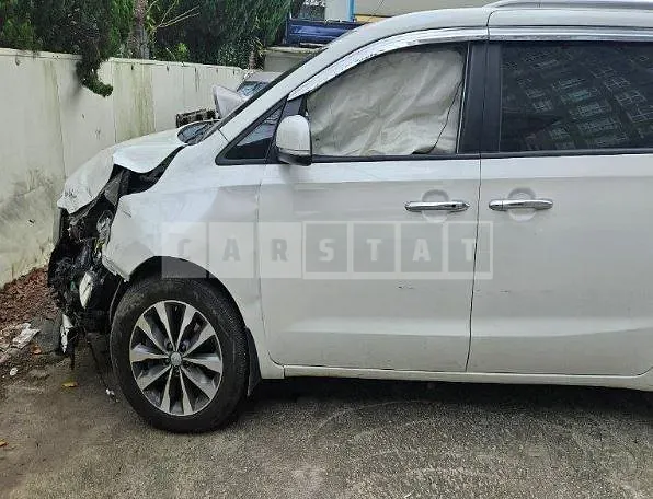 Photo 2 of 14: 2016 Kia Carnival, VIN KNHMF37ABGS201571 — Korean insurance auction