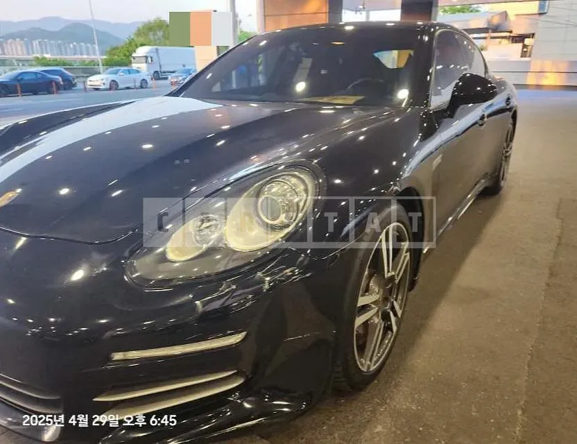 Photo 2 of 6: 2015 Porsche Panamera 4 — Korean insurance auction