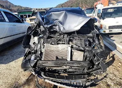 Photo 1 of 21: 2018 Hyundai Santa Fe, VIN KMHSW81UDJU801031 — Korean insurance auction