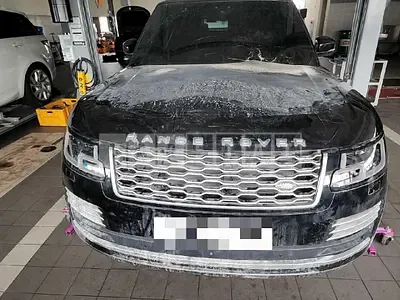 Photo 1 of 38: 2018 Land Rover Range Rover 4.4d, VIN SALGA3BJ2JA511846 — Korean insurance auction