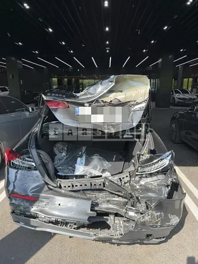 Photo 1 of 21: 2021 Mercedes-Benz E220 d 4Matic — Korean insurance auction