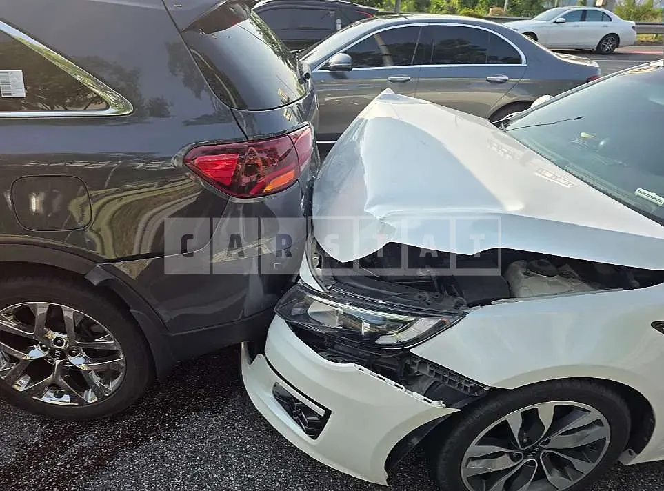 Photo 2 of 5: 2015 Kia K5 — Korean insurance auction