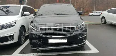 Photo 1 of 15: 2018 Kia Carnival, VIN KNAMB81ABJS359835 — Korean insurance auction
