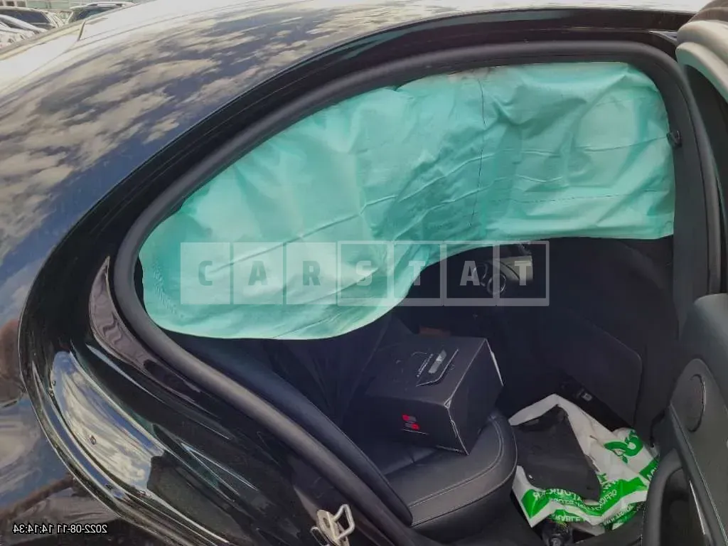 Photo 2 of 9: 2019 Mercedes-Benz E 300, VIN WDDZF4JB8KA631479 — Korean insurance auction