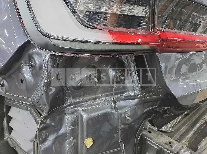 Photo 2 of 29: 2018 Porsche Panamera 4 e-Hybrid, VIN WP0AE2978JL174349 — Korean insurance auction