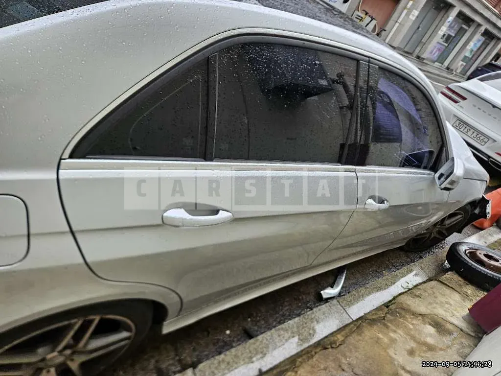 Photo 2 of 10: 2015 Mercedes-Benz E350 BlueTec 4Matic — Korean insurance auction