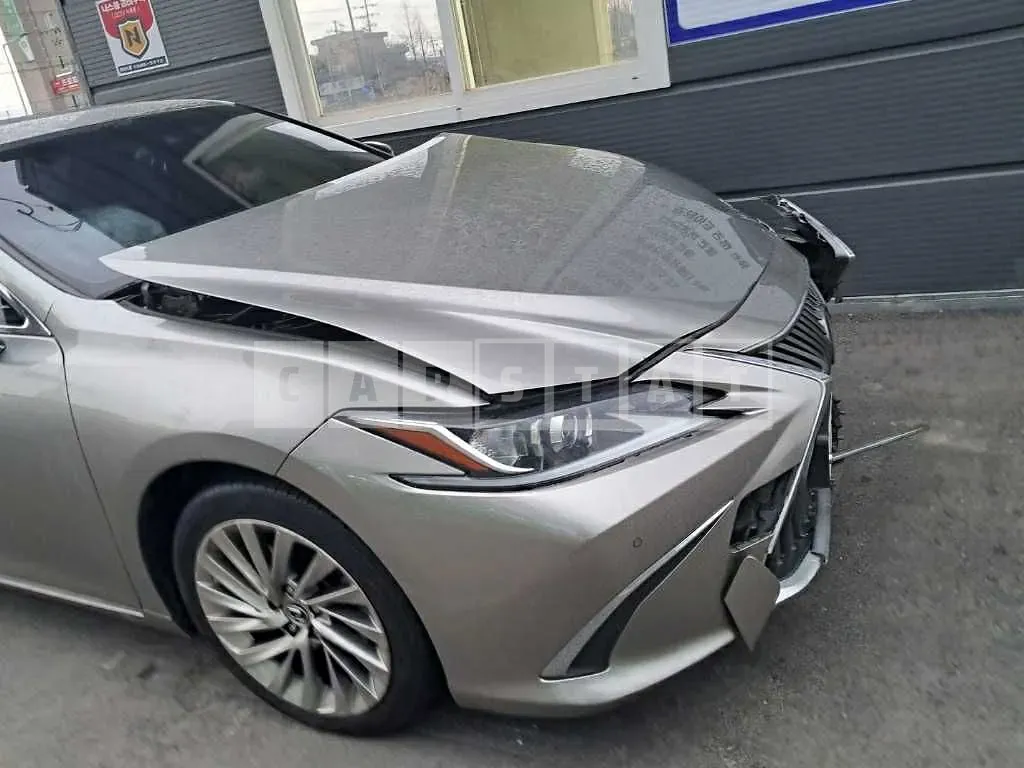 Photo 2 of 13: 2019 Lexus ES300h — Korean insurance auction