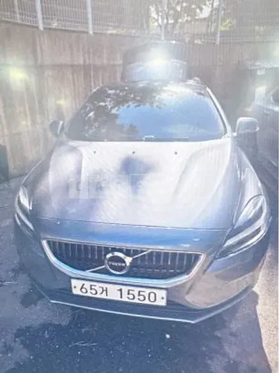 Photo 1 of 11: 2018 Volvo V40 D3 — Korean insurance auction